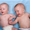 研究发现同卵双胞胎远非克隆 基因也不完全一样