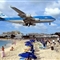 世界上最诡异海滩 飞机一直在头顶低空飞过
