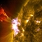 NASA公布太阳耀斑爆发图像